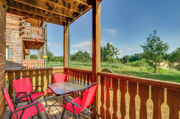 Cozy Log Cabin - Unit B Lower Level